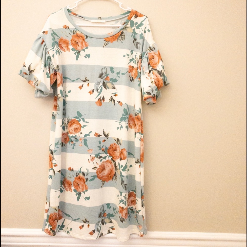 Entro short floral dress
